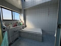 自然光が差し込むことで、さらに温かみのある雰囲気が生まれ、心身ともにリラックスができそうですね。。