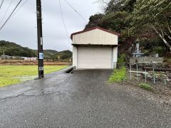 車庫もありますので、季節のものなど収納が出来ます。
