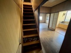 手すり付き、上りおりが安心安全です。