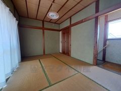 和室は、お子様の遊び場やお昼寝、来客用の寝室にと多様な用途で使えます。