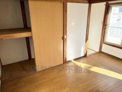 天袋・上段・下段と分かれており、奥行きもしっかりあるため、収納力の高さが魅力。季節モノや来客用のお布団など、お子様のおもちゃなど収納できますね。