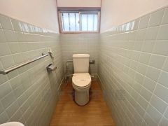 災害時でも安心のタンク付きトイレを採用しました。