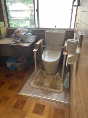 災害時でも安心のタンク付きトイレを採用しました。 1階と2階の2か所にトイレを設けています。
