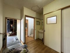 動線の良いホールで暮らしがスムーズに、日々の家事も快適になります