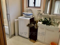 一日の始まりの朝、歯磨きをしたりメイクや髪をセットしたり