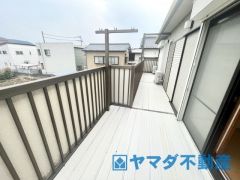 陽当りの良いバルコニーは、物干しセットを追加すれば、一度にたくさんのお洗濯物が干せるのが魅力