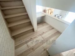 1.5階には、お勉強をしたり、読書をしたり、リラックスできおるスペースになりそうですね。、