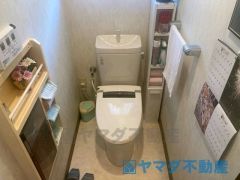 災害時でも安心のタンク付きトイレを採用しました。