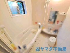大型の浴槽に浸かって日頃の疲れを癒して頂く事が出来ますね