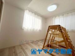 明るい陽射しが射し込む心地良い空間です