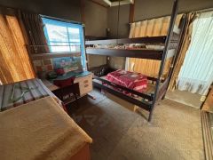 2面採光がとれる主寝室は、南側に窓を設けているため、一日中明るく、気分も明るくなります。