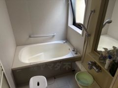 浴槽に浸かって日頃の疲れを癒して頂く事が出来ますね