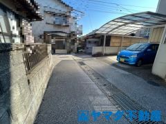 お車の出し入れが苦手なママや小さなお子様にも安心ですね。