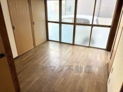 大きな窓があると、明るくて解放感があるのが魅力的ですね。