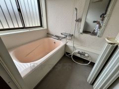 浴槽に浸かって日頃の疲れを癒して頂く事が出来ますね