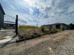 高台に位置する立地。津波のリスクが低い安全な場所