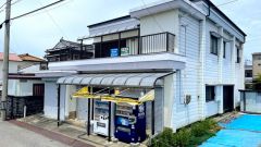 海の近くの鉄骨造9LDKの家、開放感を兼ね備えた外観が魅力的