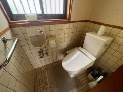 災害時でも安心のタンク付きトイレを採用しました。