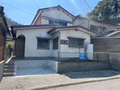 駐車場拡張しました。2台駐車出来ます。