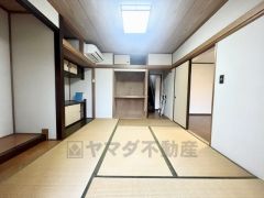 天袋・上段・下段と分かれており、奥行きもしっかりあるため、収納力の高さが魅力。季節モノや来客用のお布団など、お子様のおもちゃなど収納でき、お部屋にスペースを生まれます。
