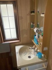 一日の始まりの朝、歯磨きをしたりメイクや髪をセットしたり