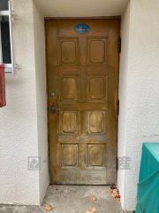 店舗入り口