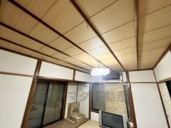 採光の良いお部屋でのんびりと寛げる空間