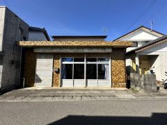 味わい深い外観が通りに映え、静かな環境でゆったりとした毎日を叶えます