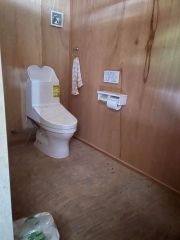 別棟にあるトイレですが水洗です。