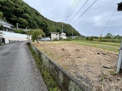 ご自宅の前にも、お庭があります。季節の果物や野菜など自家栽培などが楽しめます