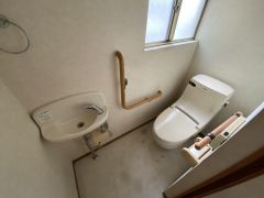 今では当たり前のウォシュレット付き
