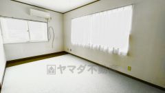 明るい陽射しが射し込む心地良い空間です
