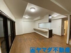 カウンターテーブルでお勉強したり、ご飯を食べたりできますね。