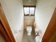 トイレは簡易水洗、水栓トイレへリフォーム可能