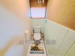 災害時でも安心のタンク付きトイレを採用しました。