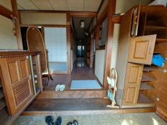 玄関スペースが広いので、お子様のいらっしゃるご家庭ではベビーカー等が置けるのがうれしいですね