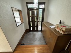 散らかりがちな玄関もすっきりの玄関収納付き