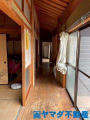 お天気がいい時は、ここに座ってのんびりと過ごしたいですね。
