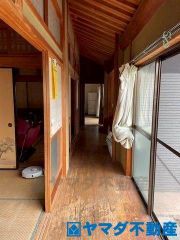 お天気がいい時は、ここに座ってのんびりと過ごしたいですね。