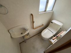 今では当たり前のウォシュレット付き