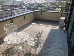 南面に広がるワイドバルコニー。明るい空間でのびのび過ごせます、