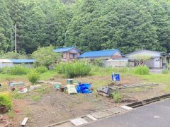 広い土地、家庭菜園や子供の遊び場を設けると、ゆとりある暮らしができそうですね。