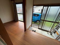 採光の良いお部屋でのんびりと寛げる空間