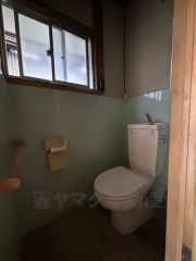 窓もあり、換気してくれ、日中は明るい空間になりますね