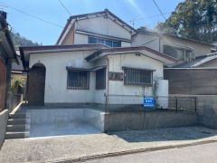 駐車場拡張しました。2台駐車出来ます。