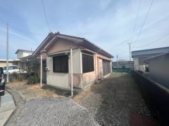 縦列駐車で3台駐車できます。