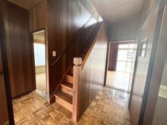 南側庭に接していて日当たり良好です。