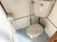 災害時でも安心のタンク付きトイレを採用しました。