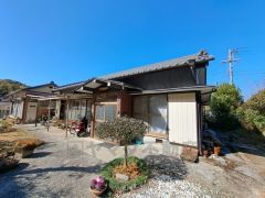 4ＤＫの2戸になります。2世帯住宅として入居可能です。