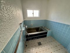 洗い場が広いよ浴室は、子供と一緒に入浴する際はとっても便利。親子で一緒にお湯遊びや泡遊びを楽しむことができ、入浴時間も楽しめそうです。